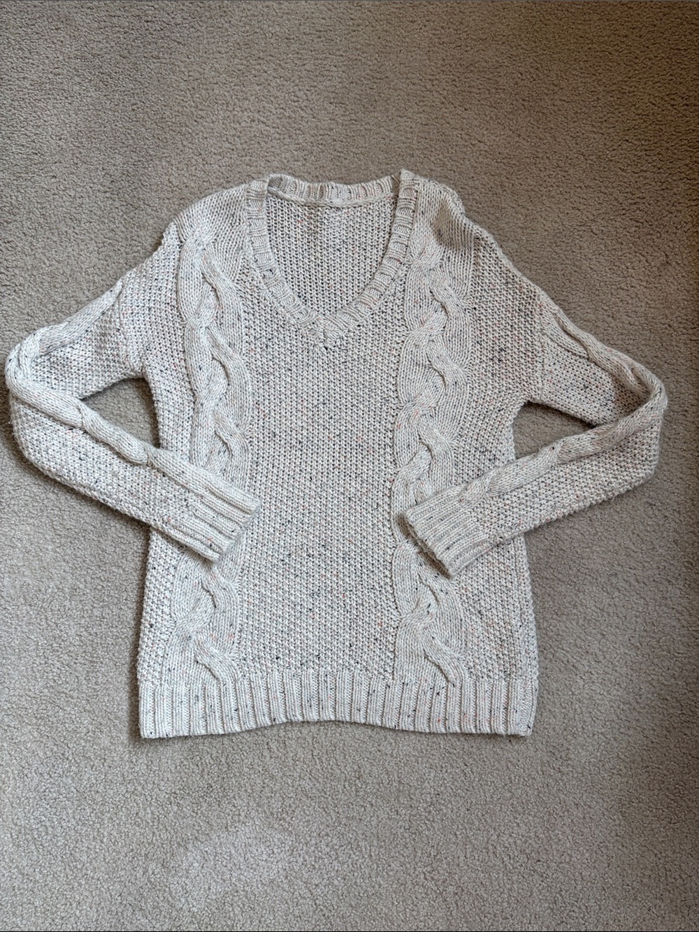 Women’s Cream Cable-Knit V-Neck Sweater